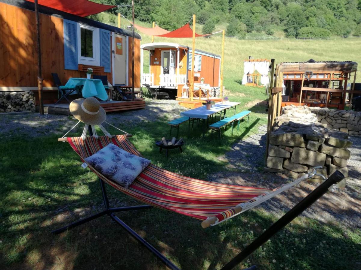 Zuruck Zur Natur - Urlaub Im Zirkuswagen, Sommeratelier Oder Schindelwagen Adenbach Экстерьер фото